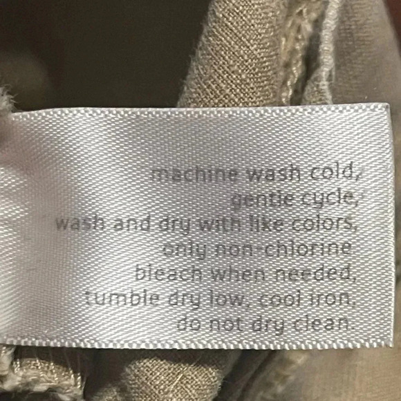 🎉 3/$12 khaki cargo pants. Get 3 $7. 00 items for $12.00 - Picture 7 of 8